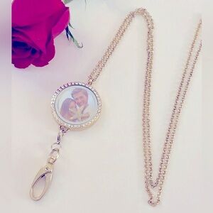 Photo/ID holder Necklace: round locket for photo, starfish charm, ID clasp chain